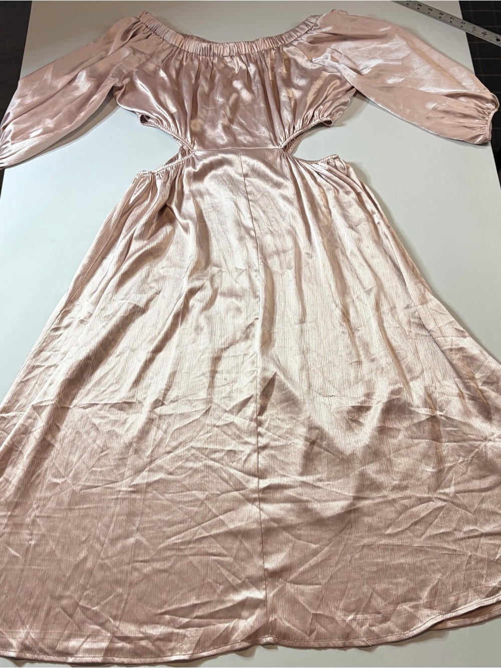Arula Satin Off Shoulder Cutout Maxi Dress Champagne Resort Glam - Picture 4 of 10